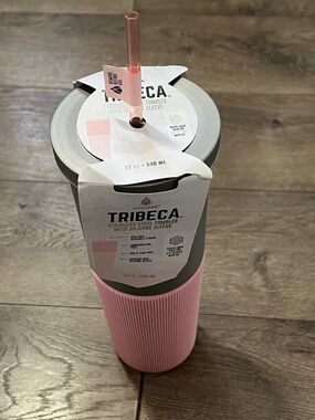 Manna Tribeca Stainless Steel Tumbler With Silicone Sleeve 32oz. New